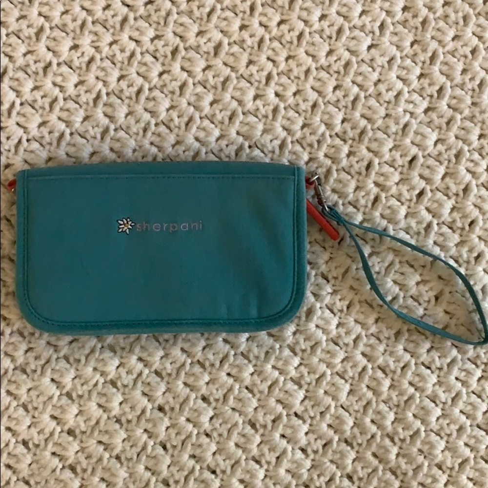 Sherpani wristlet wallet